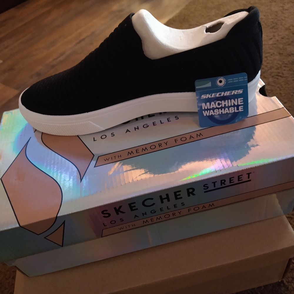 New-Sketchers for Women